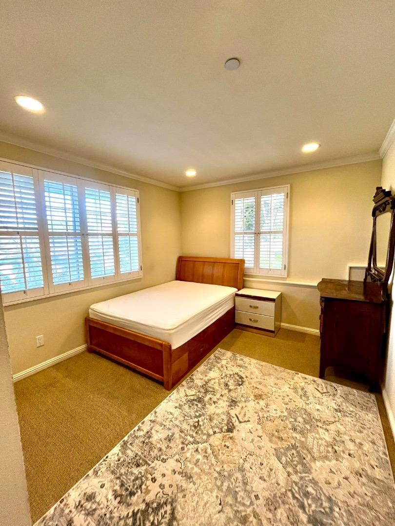 685 Sierra Point Road Property Photo 1