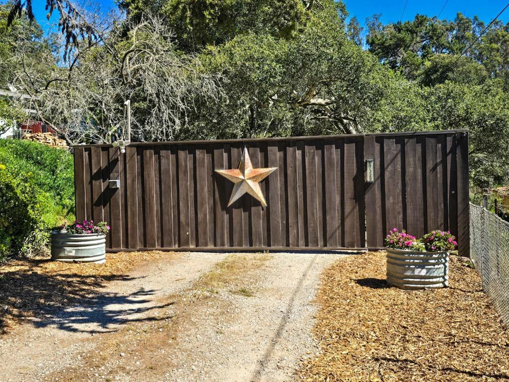 17329 Mcguffie Road Property Photo 2