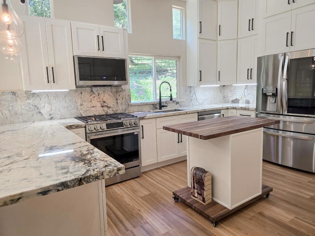 17329 Mcguffie Road Property Photo 3