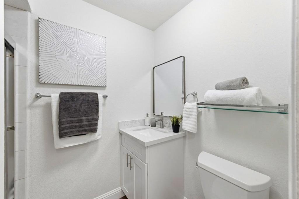 707 Fathom Drive 108 Property Photo 11