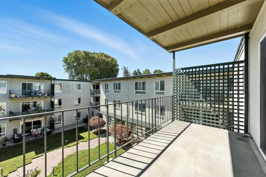 932 Peninsula Avenue 406 Property Photo 1