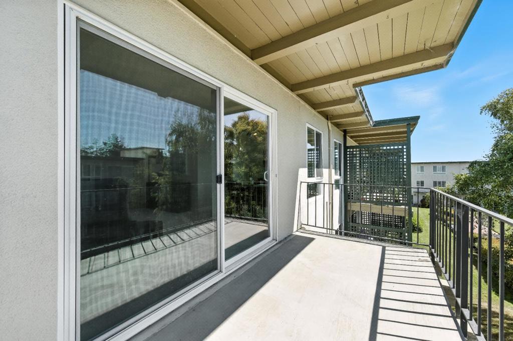 932 Peninsula Avenue 406 Property Photo 10