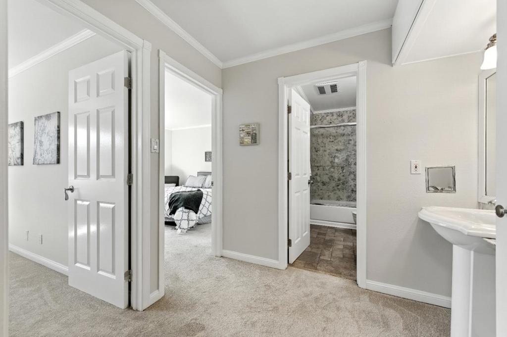 932 Peninsula Avenue 406 Property Photo 12
