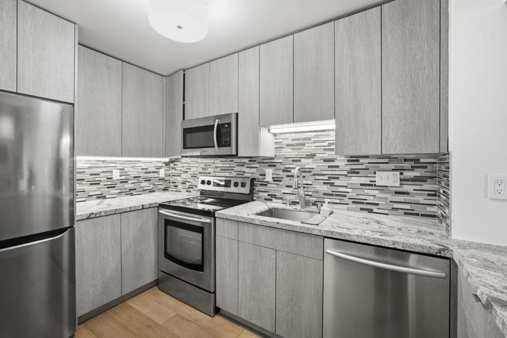 1 Daniel Burnham Court 307 Property Photo 2