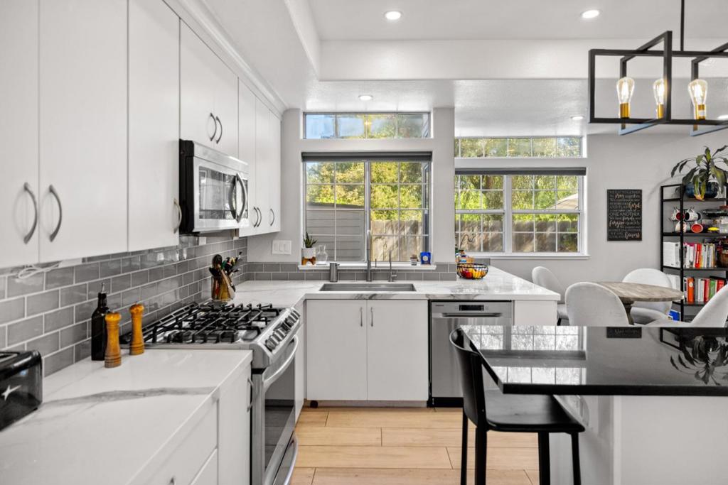 14390 Mountain Quail Road Property Photo 16