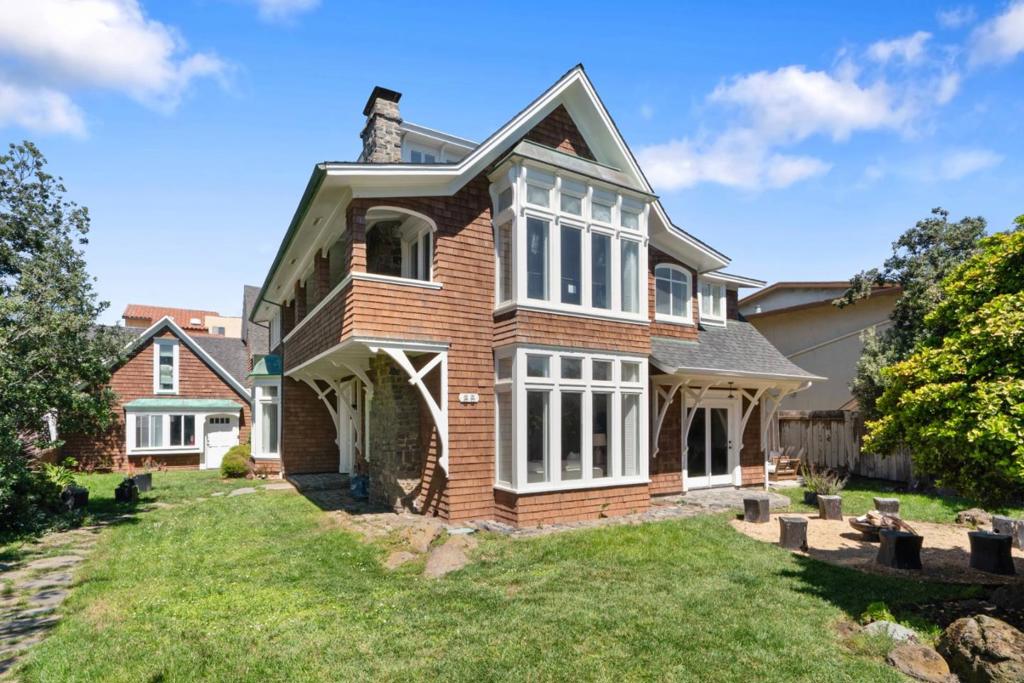85 Clarendon Road Property Photo 4