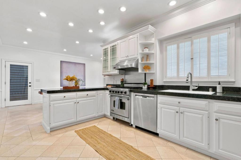 85 Clarendon Road Property Photo 24
