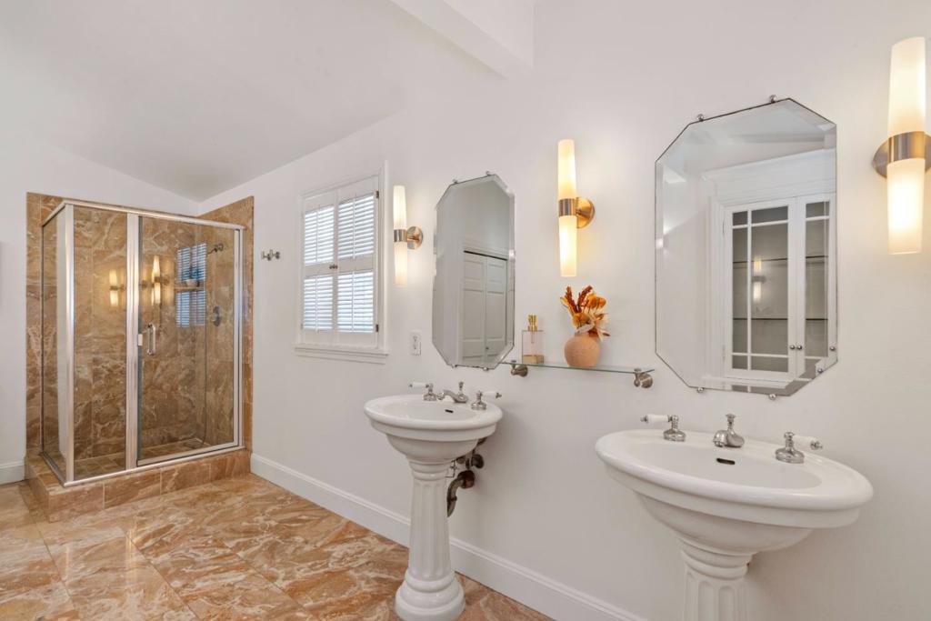 85 Clarendon Road Property Photo 35