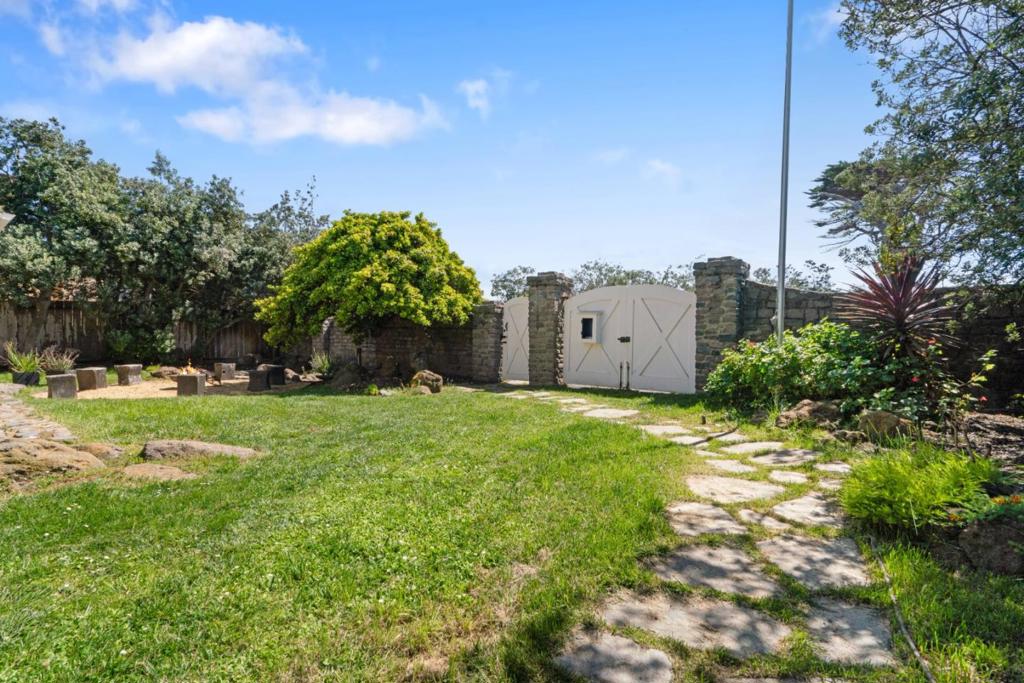 85 Clarendon Road Property Photo 56
