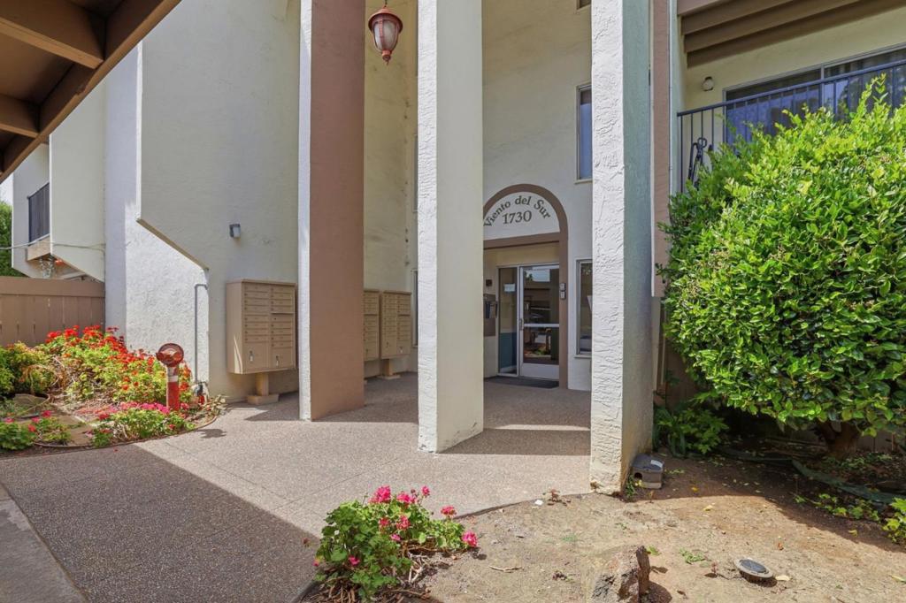 1730 Halford Avenue 247 Property Photo 5