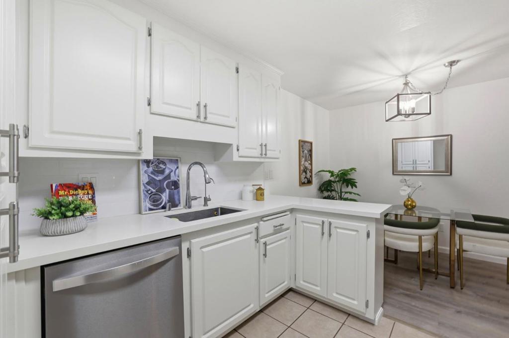 1730 Halford Avenue 247 Property Photo 13