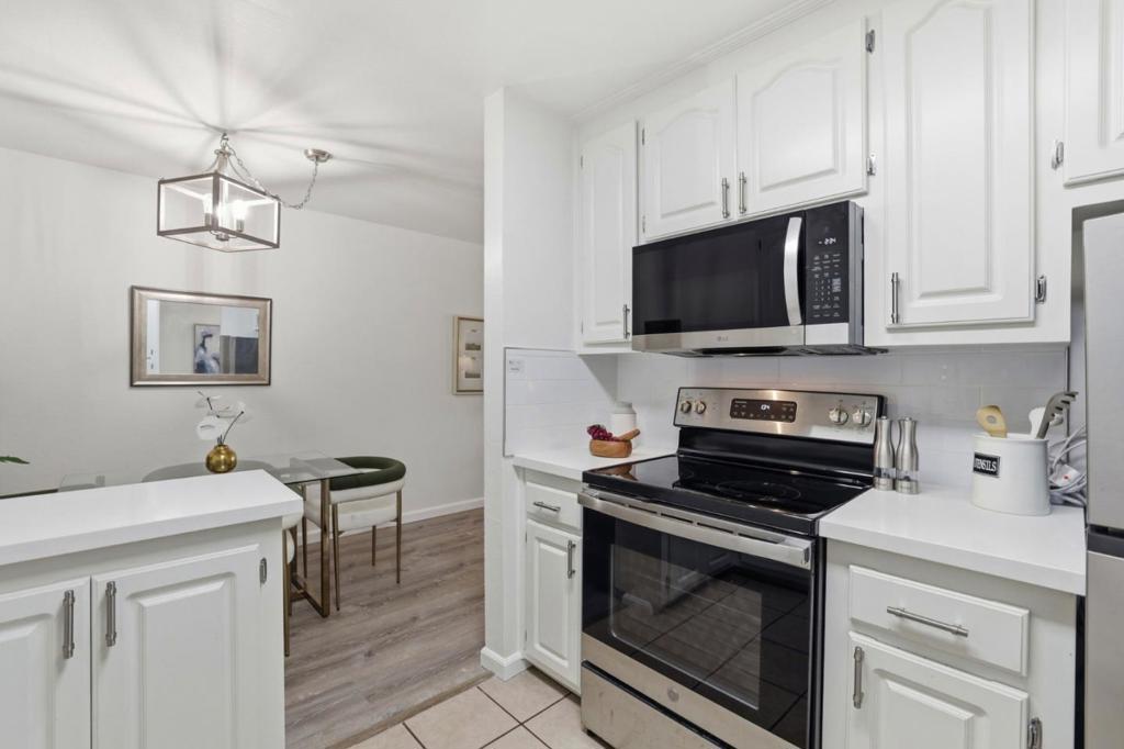 1730 Halford Avenue 247 Property Photo 14