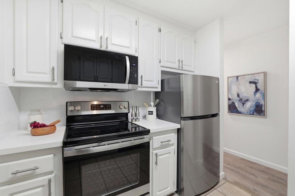 1730 Halford Avenue 247 Property Photo 15