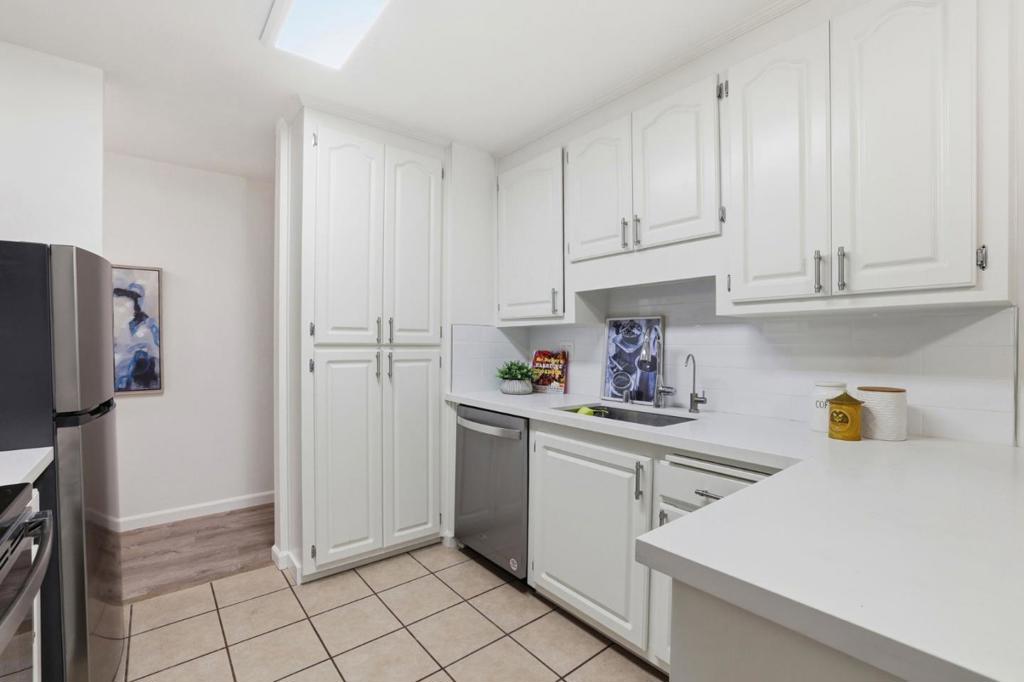 1730 Halford Avenue 247 Property Photo 16