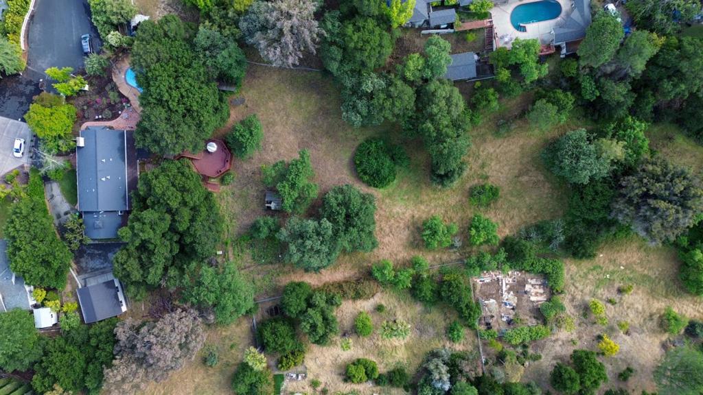18627 Ambleside Lane Property Photo 1