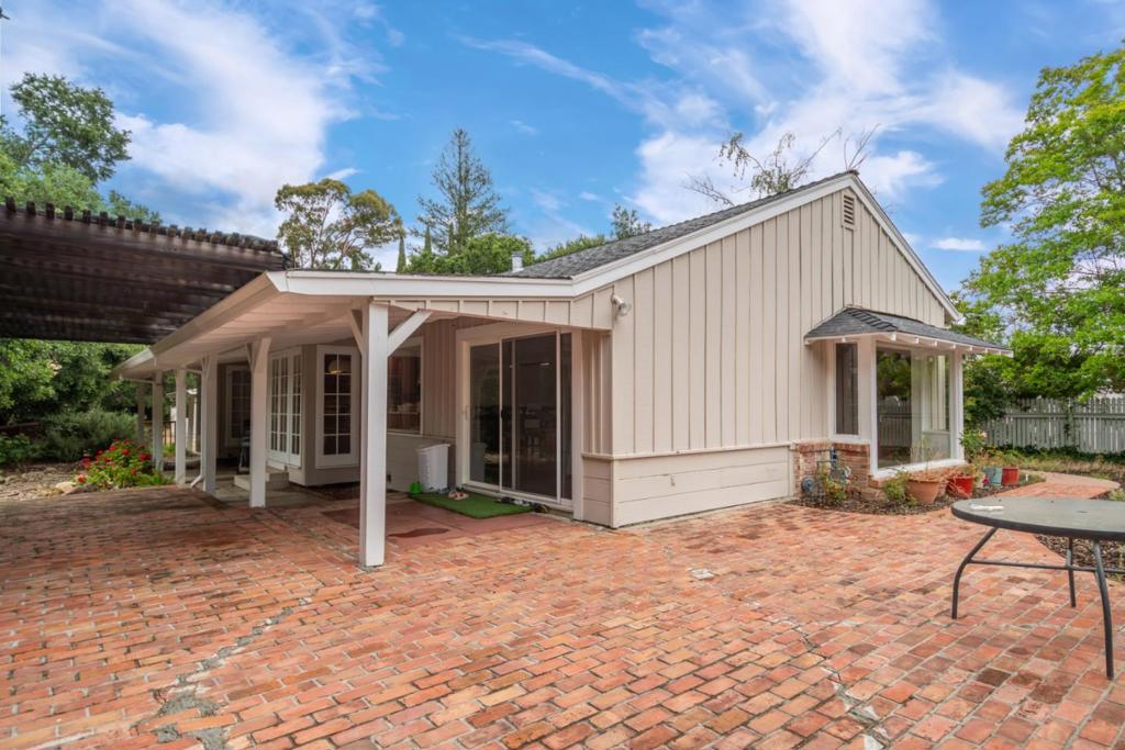 18627 Ambleside Lane Property Photo 14