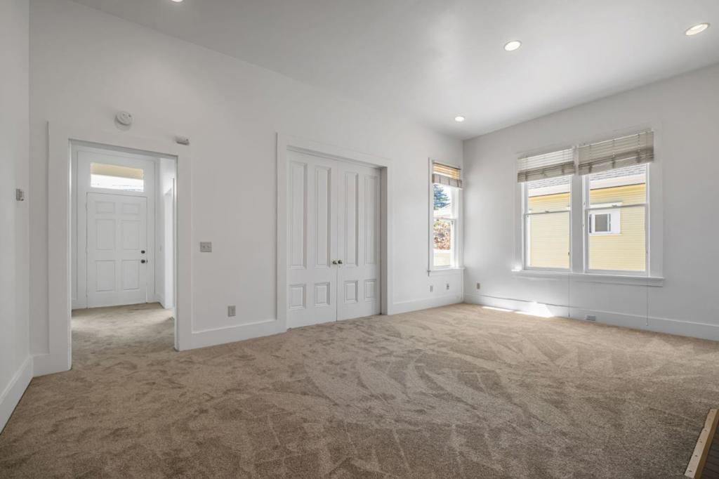 120 Maple Street Property Photo 15