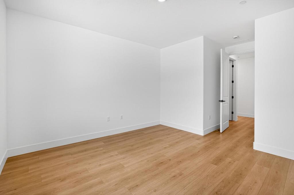 190 Golden Gate Lane Property Photo 14