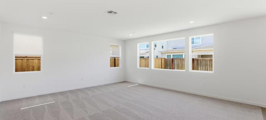 2555 Lavender Place Property Photo 6