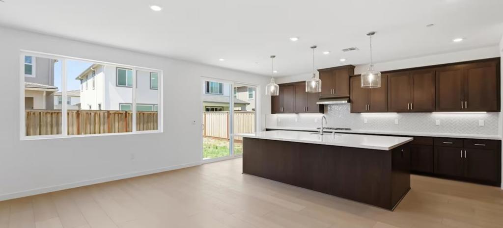 2555 Lavender Place Property Photo 9