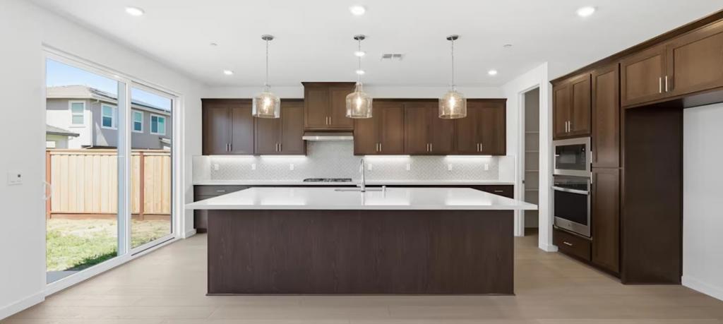 2555 Lavender Place Property Photo 11