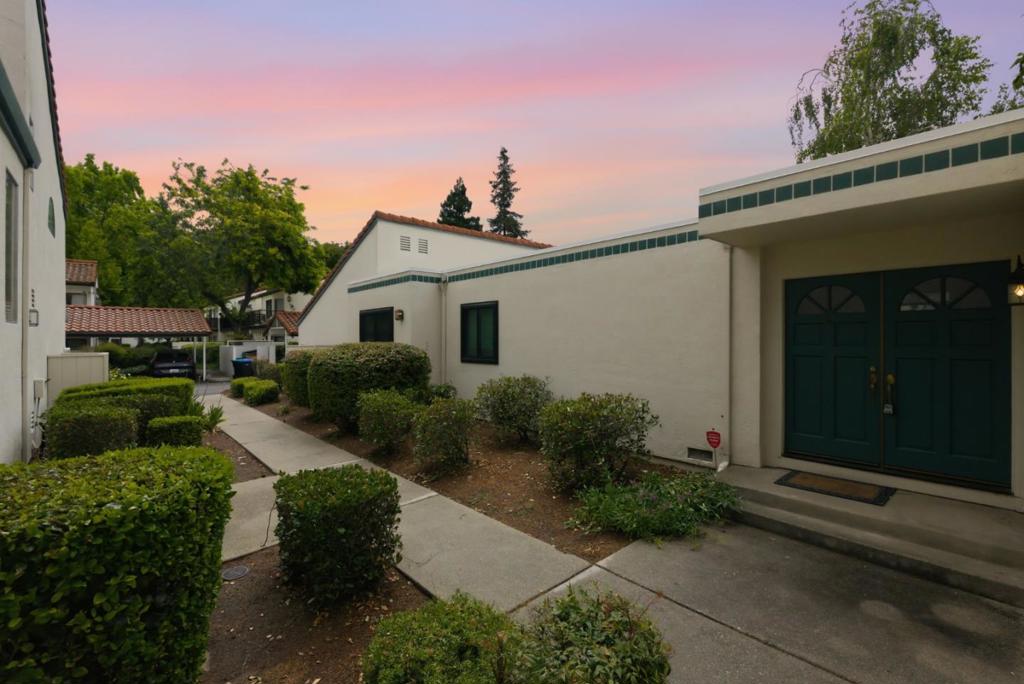 4362 Valley Avenue C5 Property Photo 3