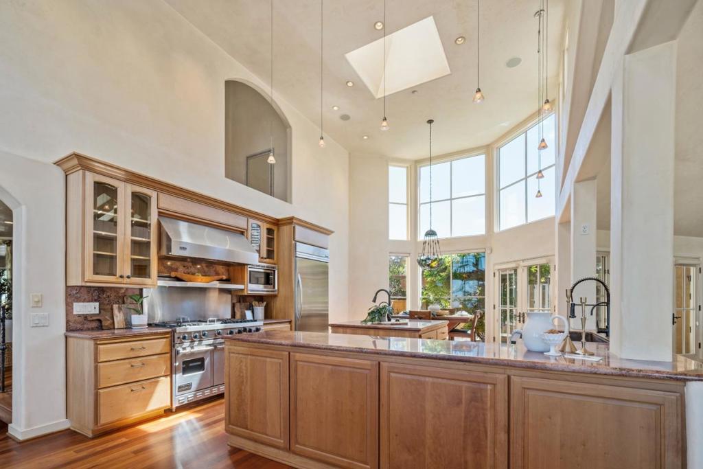 1273 Surf Avenue Property Photo 12