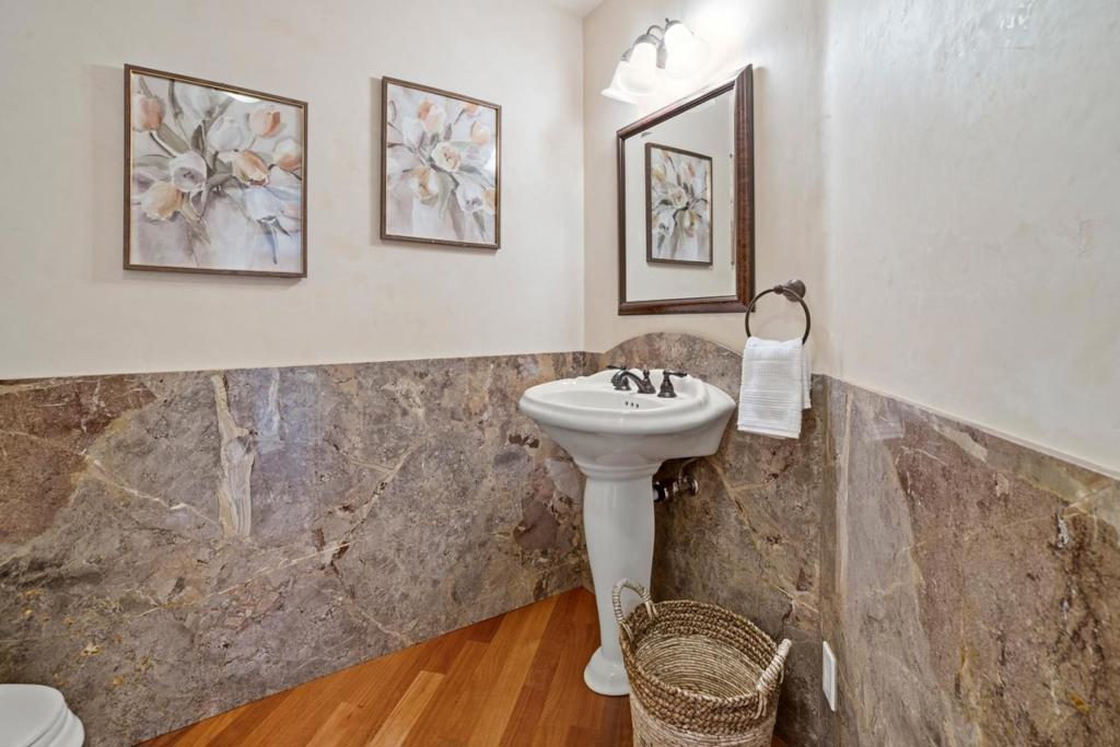 1273 Surf Avenue Property Photo 20