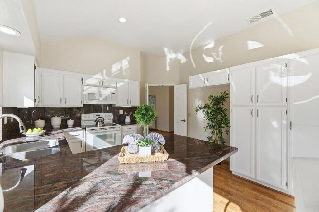 7502 Deveron Court Property Photo 12