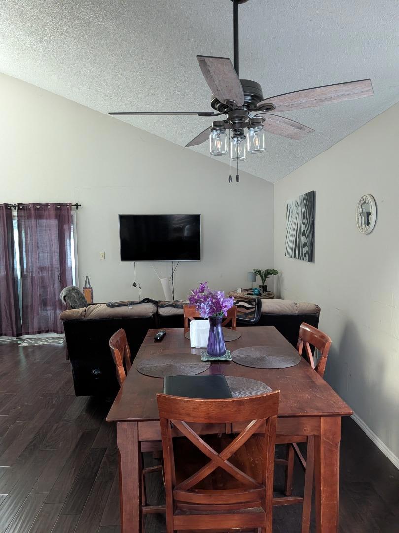 1011 Loyola Way Property Photo 2