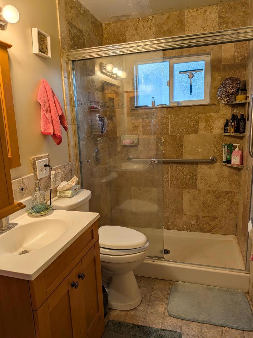 1011 Loyola Way Property Photo 22