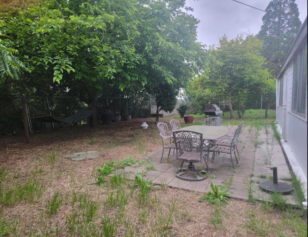 1011 Loyola Way Property Photo 33
