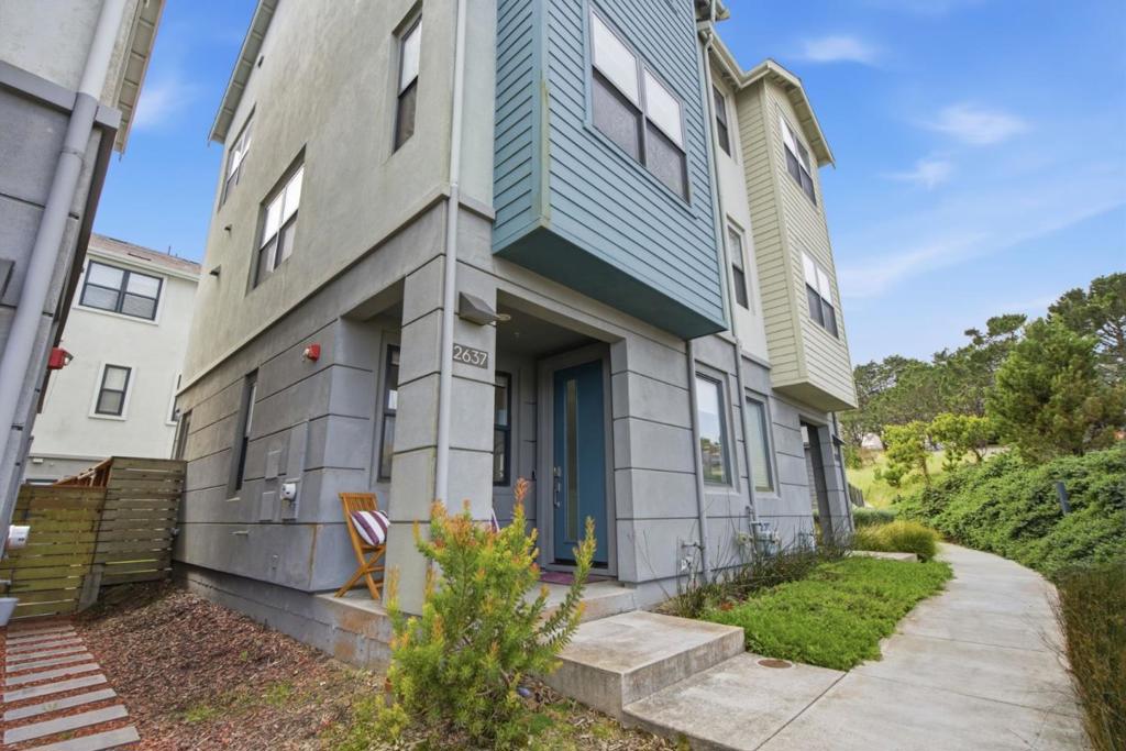 2637 Bantry Court Property Photo 1