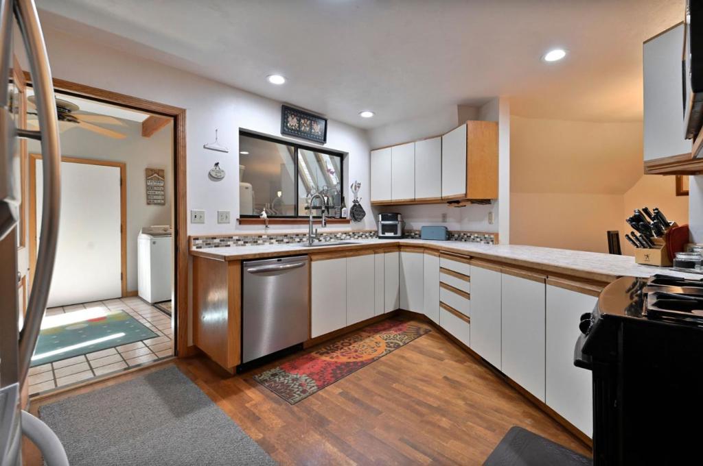 20175 E Pine Drive Property Photo 11