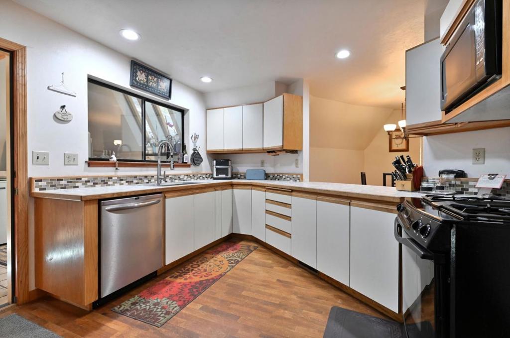20175 E Pine Drive Property Photo 12