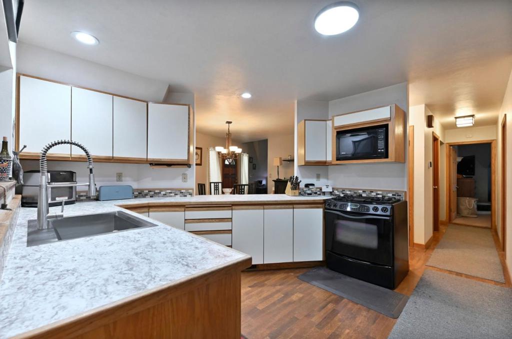 20175 E Pine Drive Property Photo 13