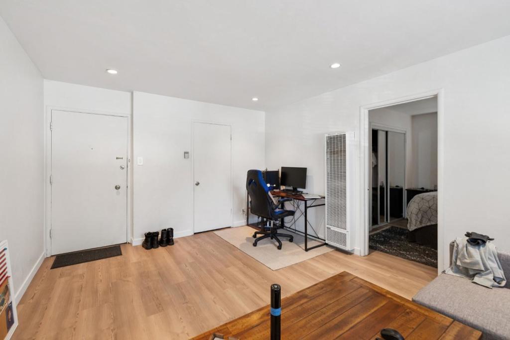1140 El Camino Real Property Photo 4