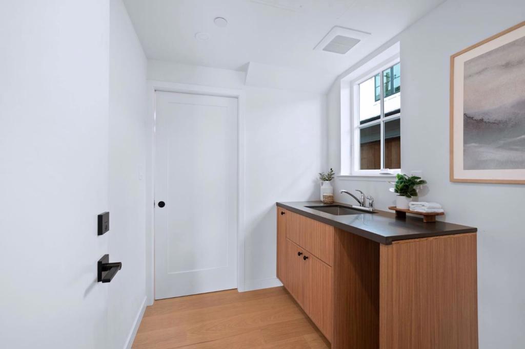 200 Columbus Street Property Photo 33