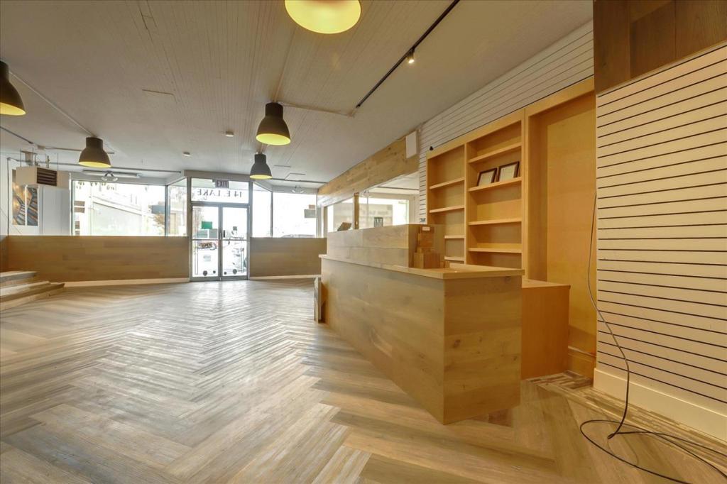 14 E Lake Avenue Property Photo 8
