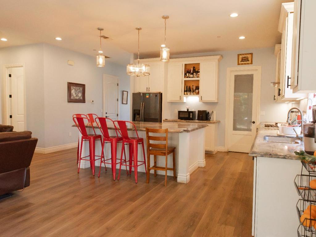 1011 El Cerro Drive Property Photo 10