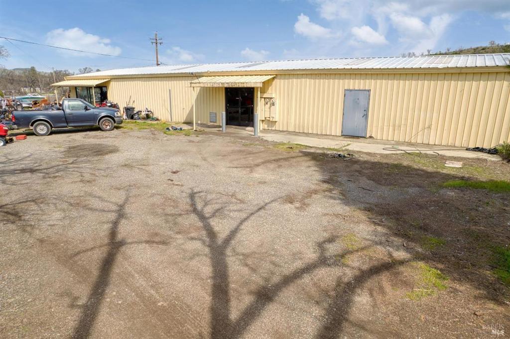 21720 S State Highway 29 Property Photo 17