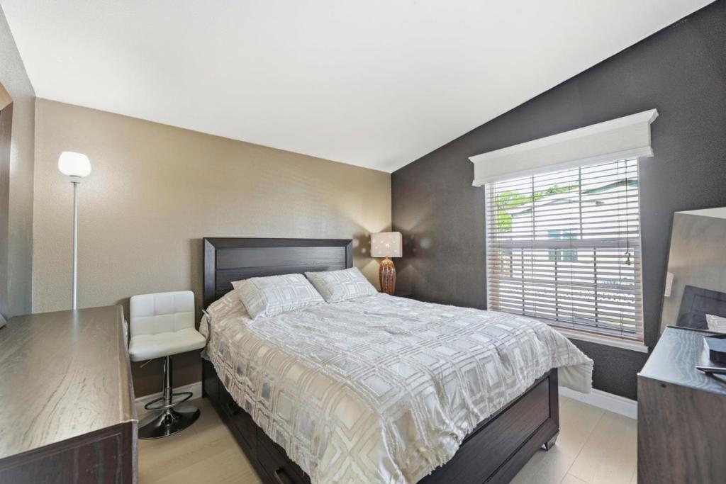 600 E Weddell Drive 247 Property Photo 19