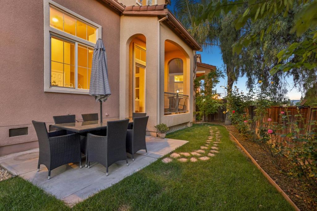 700 Portofino Place Property Photo 2
