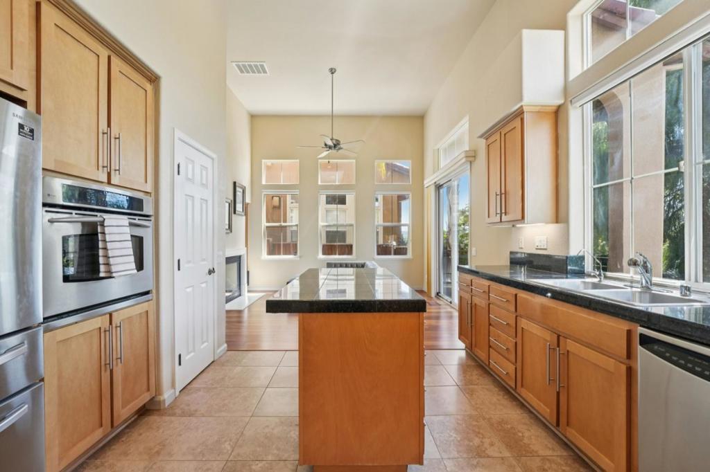 700 Portofino Place Property Photo 13