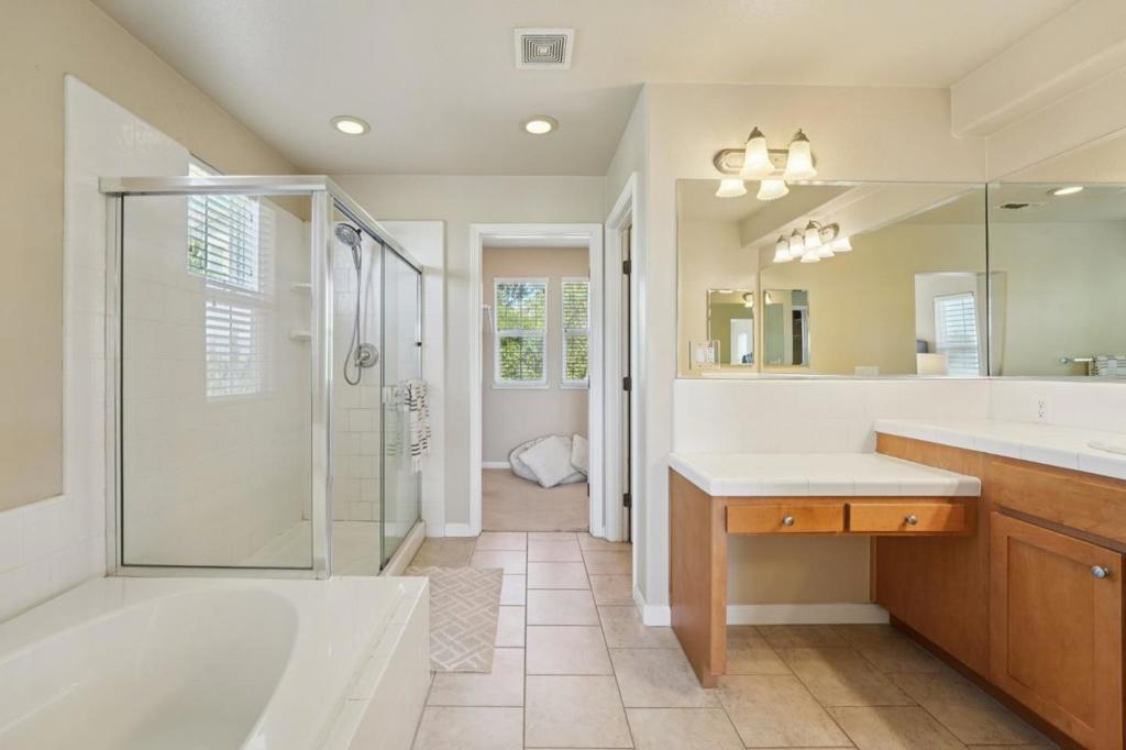 700 Portofino Place Property Photo 25