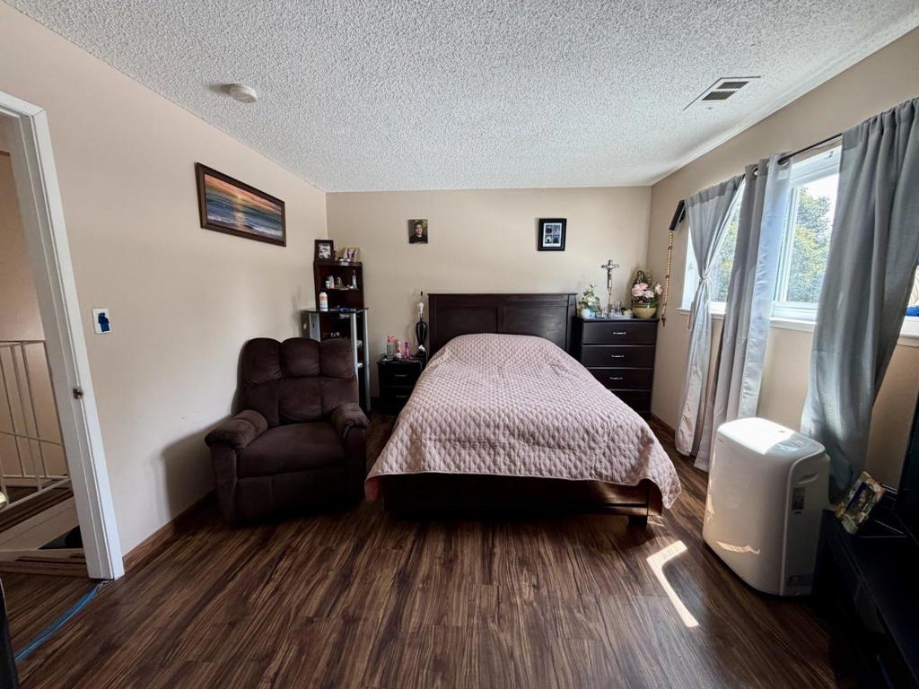 542 Salem Way Property Photo 12