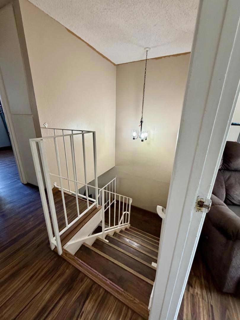 542 Salem Way Property Photo 13