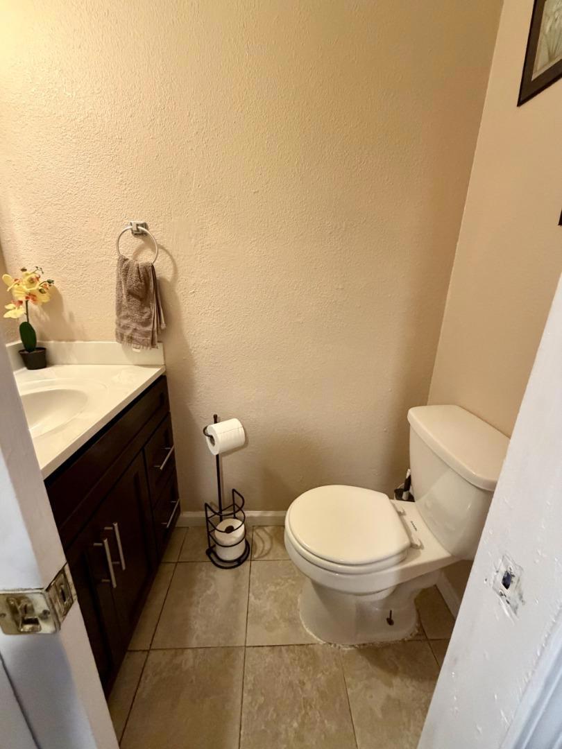 542 Salem Way Property Photo 14