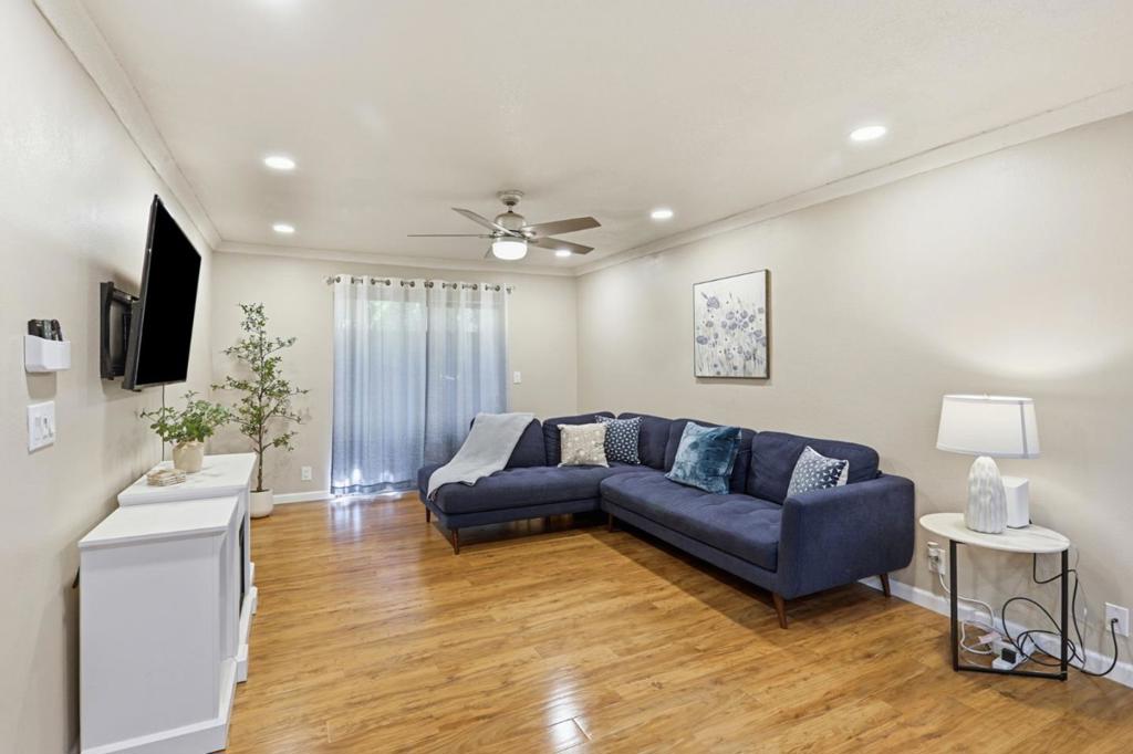 259 N Capitol Avenue 180 Property Photo 2