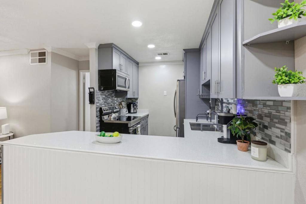 259 N Capitol Avenue 180 Property Photo 5